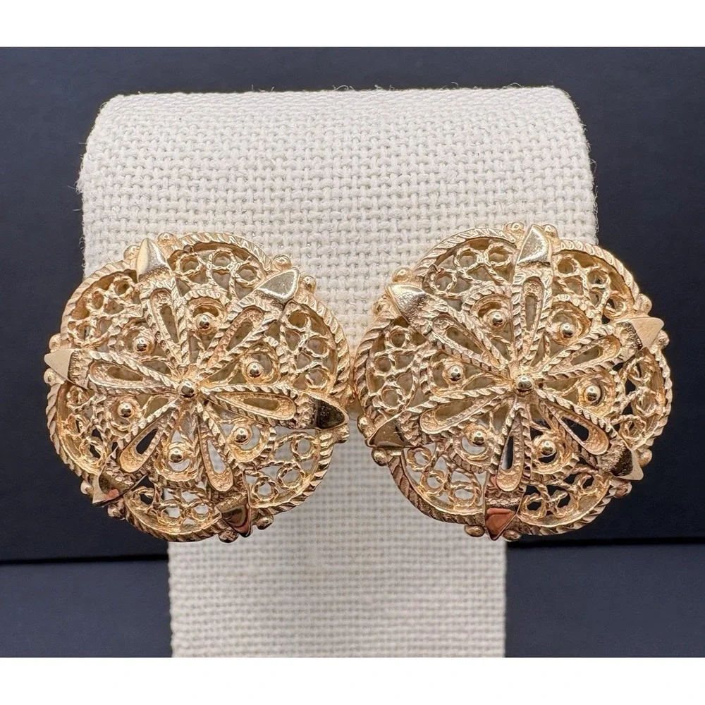 Vintage Turkey Sunburst Filigree Gold Tone Pierced Post Earrings‎ Ornate Classic
